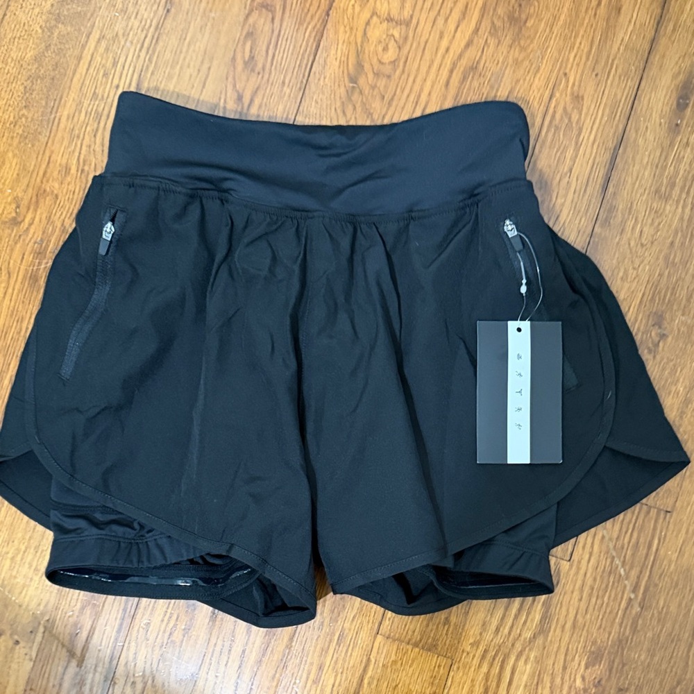Women's Black Athletic Bike Shorts with Zipper Pockets